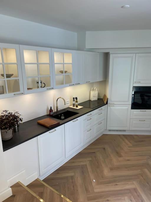 Nyrenoveret Charmerende Lejlighed I Odense C! 아파트 외부 사진