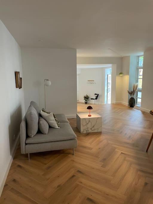 Nyrenoveret Charmerende Lejlighed I Odense C! 아파트 외부 사진