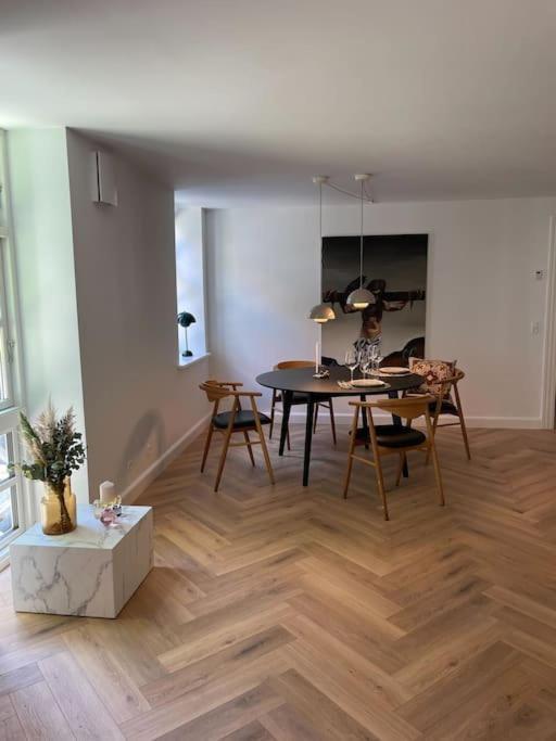 Nyrenoveret Charmerende Lejlighed I Odense C! 아파트 외부 사진