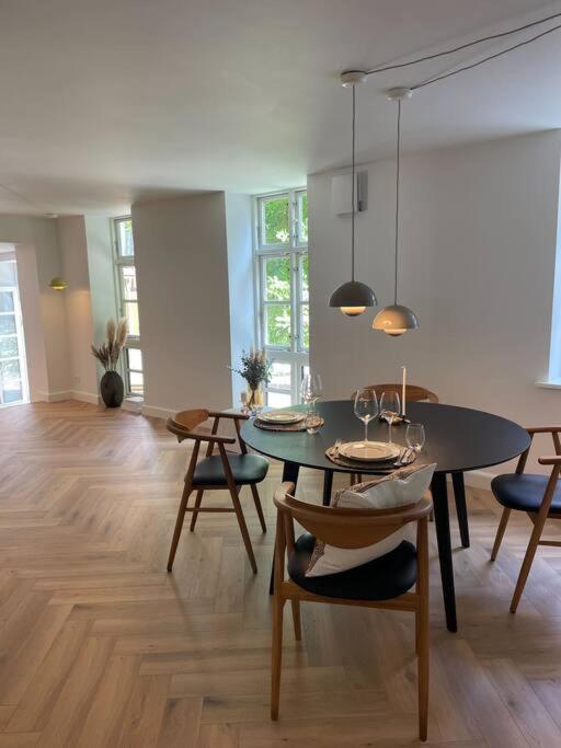 Nyrenoveret Charmerende Lejlighed I Odense C! 아파트 외부 사진